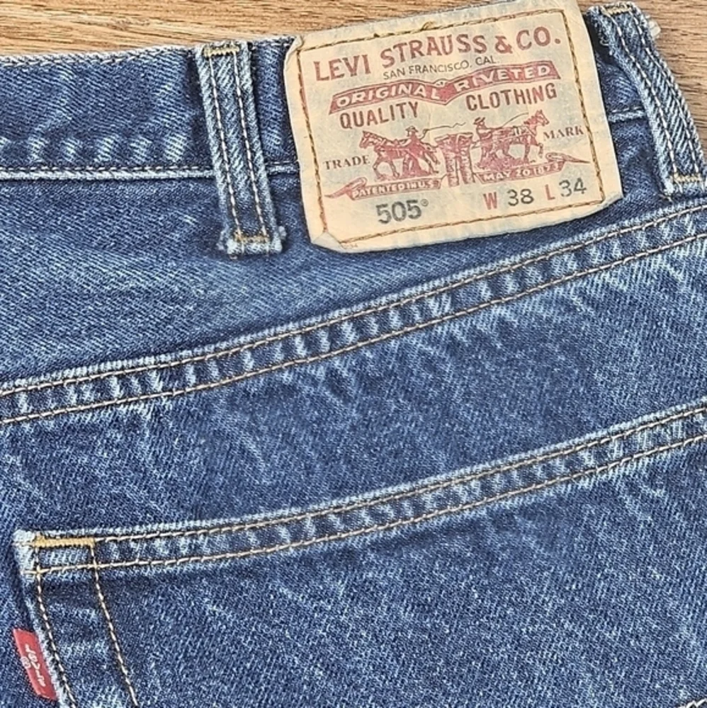 Vintage Levi's 505 Blue Jeans Denim‎ 38x34 Dark Wash Timeless